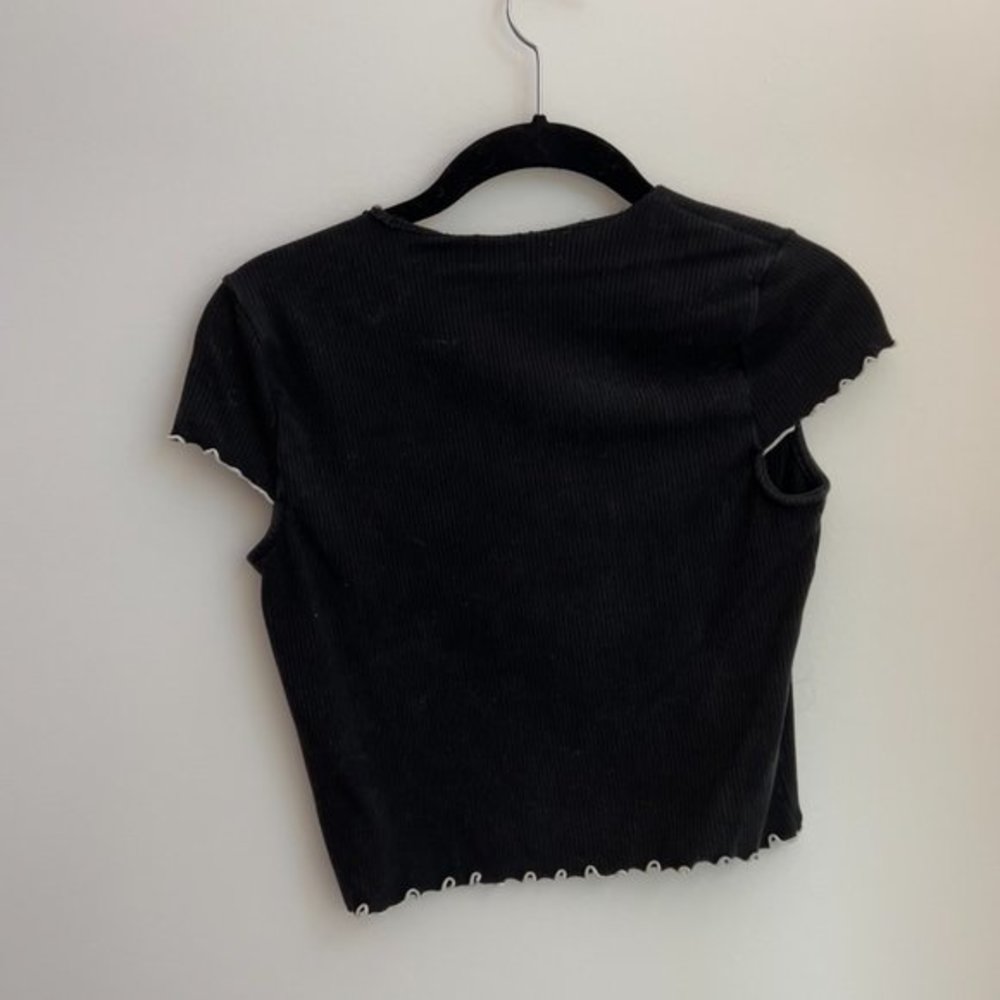 Aritzia Sunday Best Black Cropped Tee - Picture 3 of 4